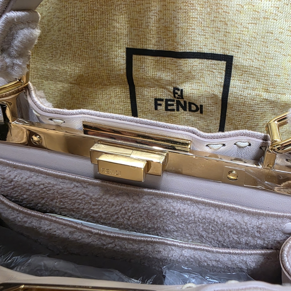 Fendi Pink Shearling Fur Women's Bag - Picture 4 of 10